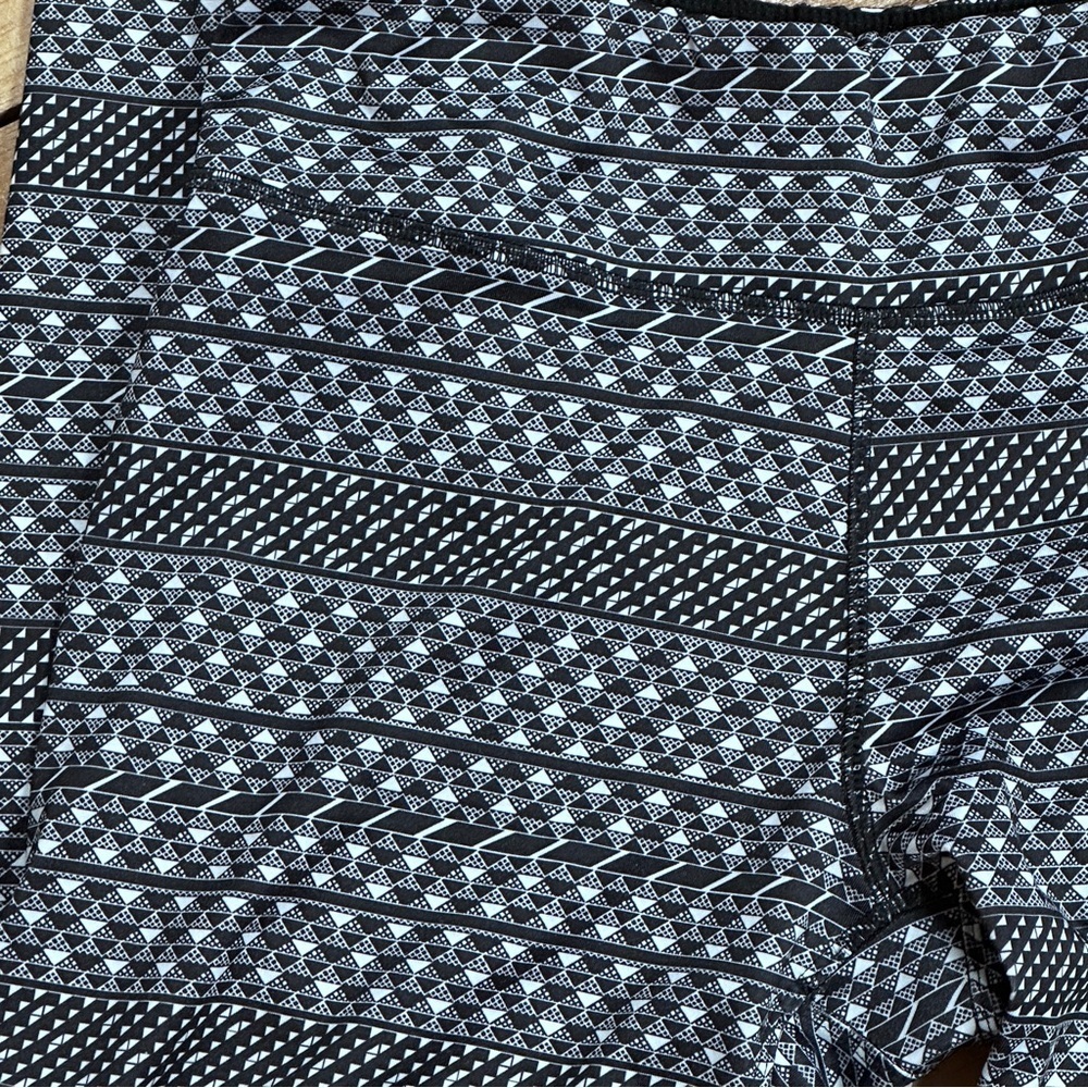 RBX Women’s Leggings - Black & White Geometric Pattern, Stretchy L. EUC! - Picture 3 of 7